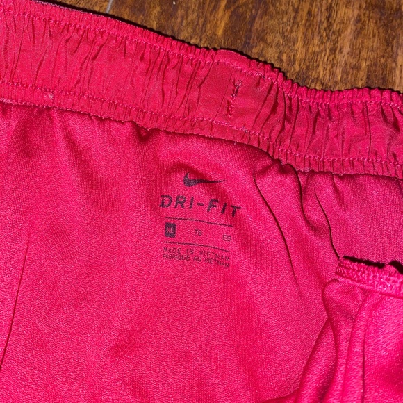 Women’s Nike Tempo Shorts - Picture 4 of 5